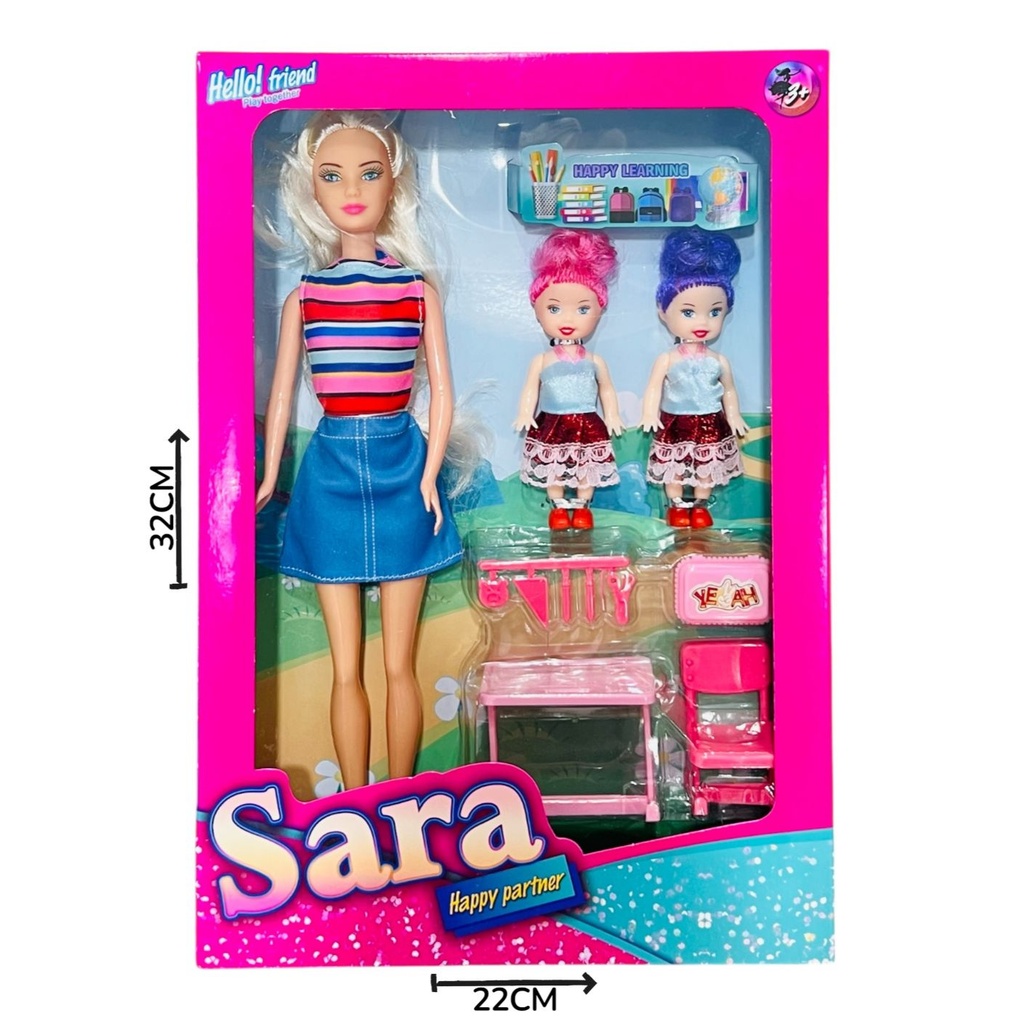 Muñeca Sara con muñecas