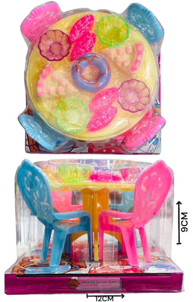 Juego de mesa y sillas con comidas HW22033737