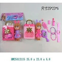 HW25012115 Set de belleza con muñequita y cartera